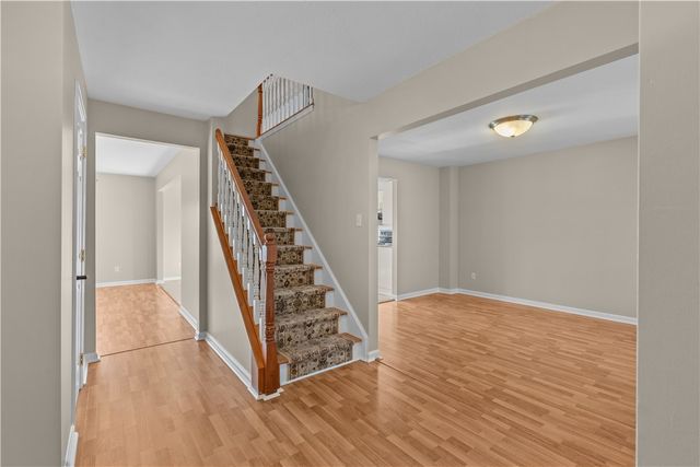 1100 Meadowbrook Dr, Canonsburg, PA 15317