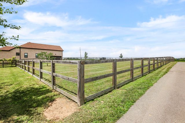 639 Jackson Rd, Portland, TN 37148