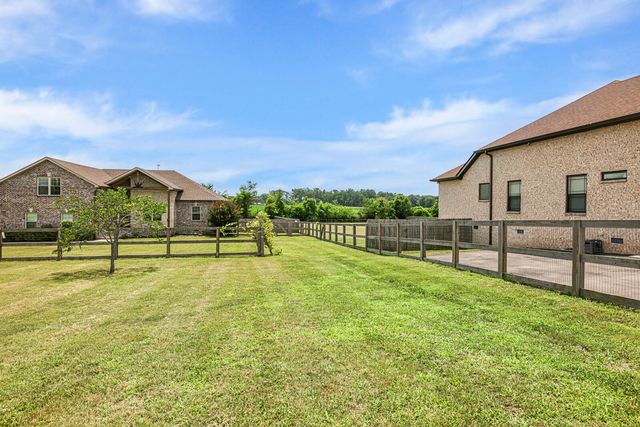 639 Jackson Rd, Portland, TN 37148