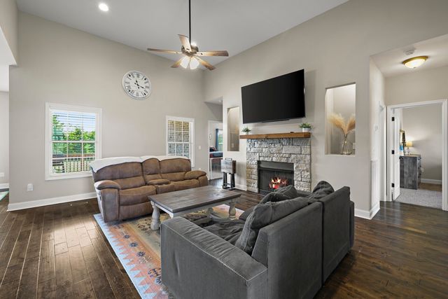 639 Jackson Rd, Portland, TN 37148