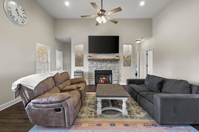 639 Jackson Rd, Portland, TN 37148