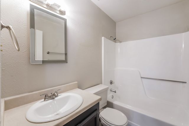 415 Justice Drive, Cedar Hill, TX 75104