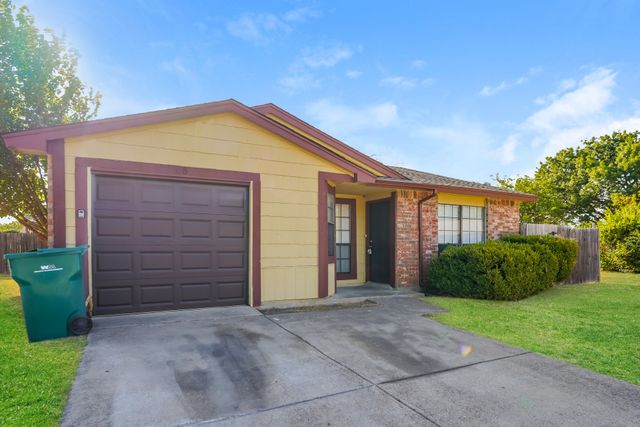 415 Justice Drive, Cedar Hill, TX 75104