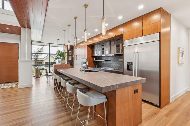 11925 Meadow Springs Drive, Johnston, IA 50131