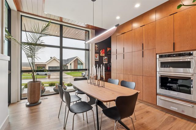 11925 Meadow Springs Drive, Johnston, IA 50131