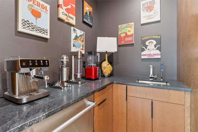 11925 Meadow Springs Drive, Johnston, IA 50131