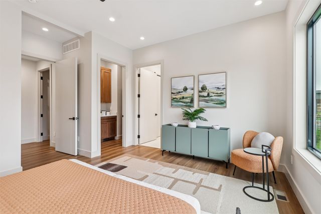 11925 Meadow Springs Drive, Johnston, IA 50131