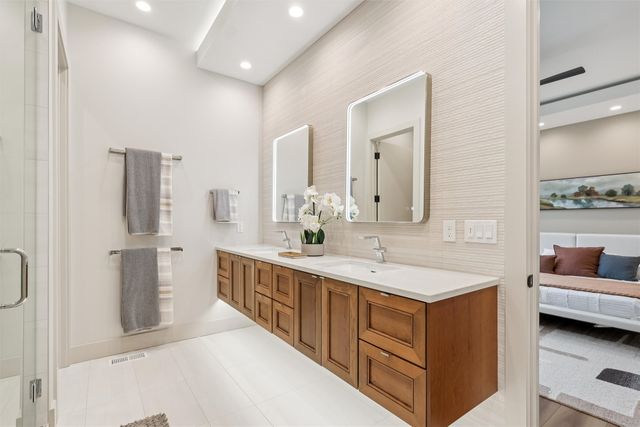 11925 Meadow Springs Drive, Johnston, IA 50131