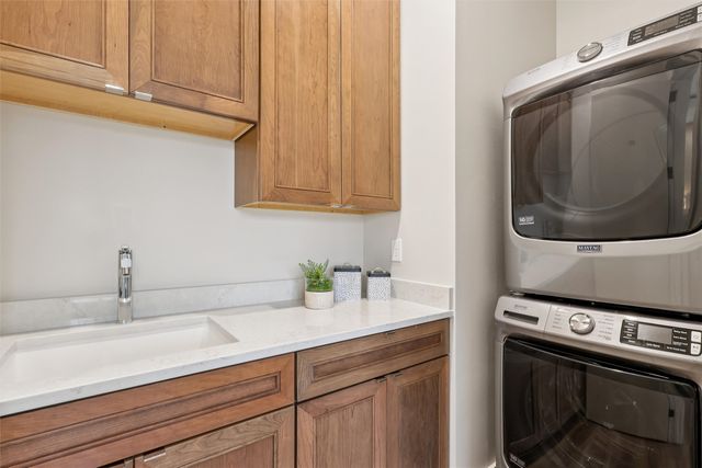 11925 Meadow Springs Drive, Johnston, IA 50131