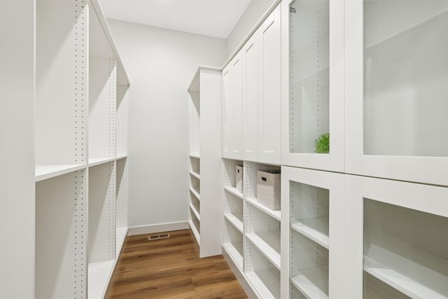 11925 Meadow Springs Drive, Johnston, IA 50131