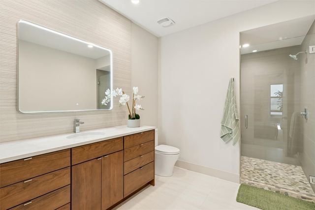 11925 Meadow Springs Drive, Johnston, IA 50131