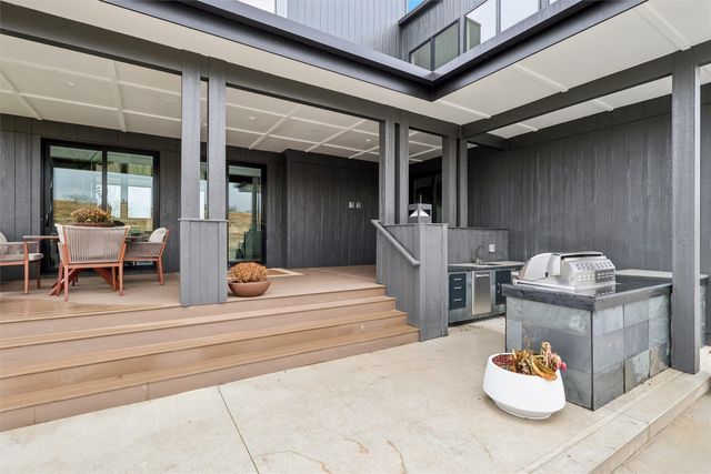 11925 Meadow Springs Drive, Johnston, IA 50131