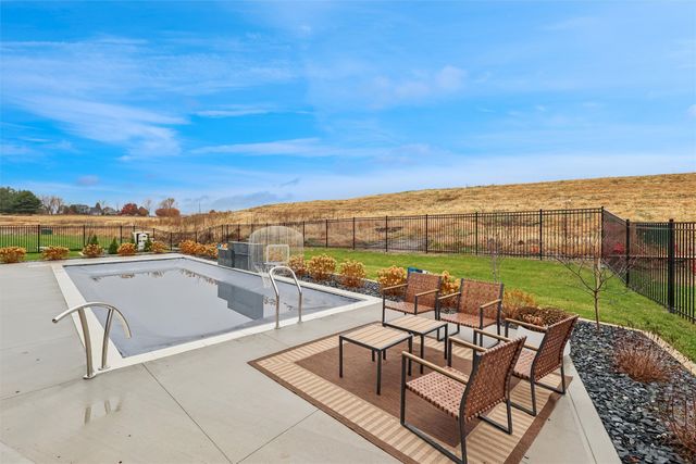 11925 Meadow Springs Drive, Johnston, IA 50131