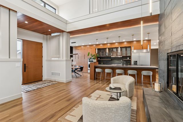 11925 Meadow Springs Drive, Johnston, IA 50131