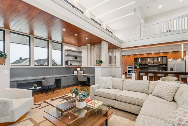 11925 Meadow Springs Drive, Johnston, IA 50131