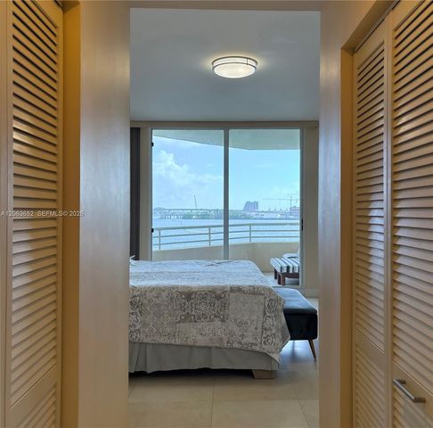 888 Brickell Key Drive 512, Miami, FL 33131