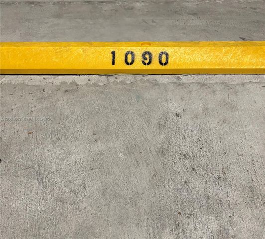 888 Brickell Key Drive 512, Miami, FL 33131