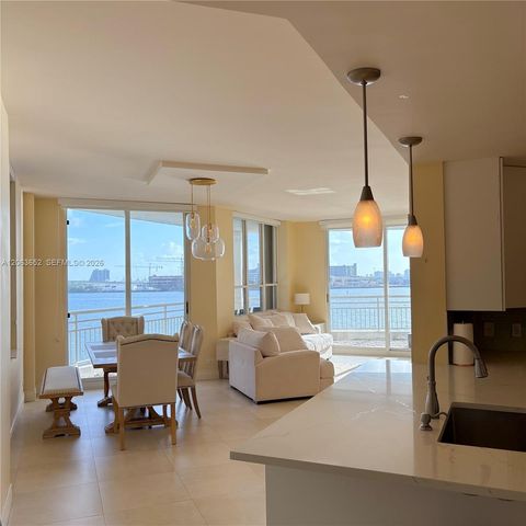 888 Brickell Key Drive 512, Miami, FL 33131