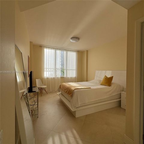 888 Brickell Key Drive 512, Miami, FL 33131
