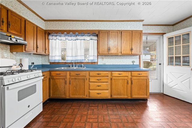 224 Easter Road, Nitro, WV 25143