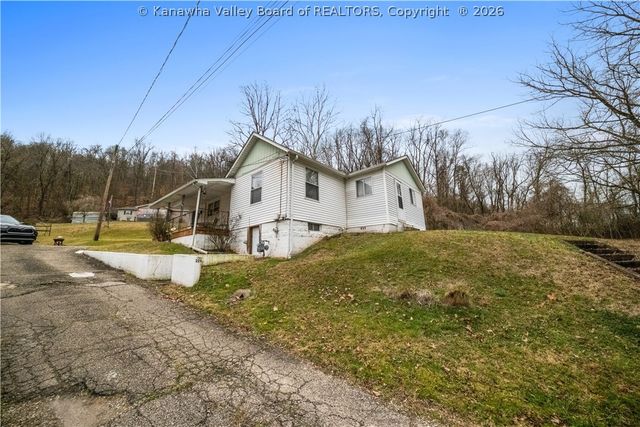 224 Easter Road, Nitro, WV 25143