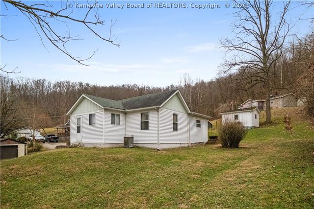 224 Easter Road, Nitro, WV 25143