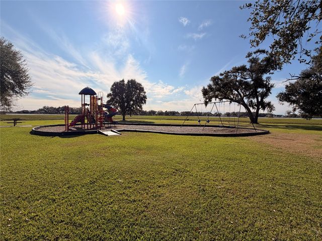 1031 Winchester Trail, Angleton, TX 77515
