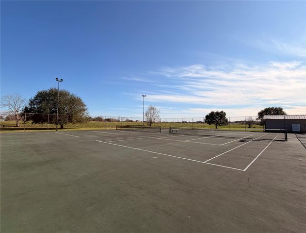 1031 Winchester Trail, Angleton, TX 77515