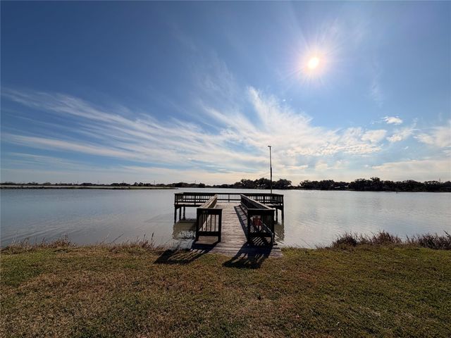 1031 Winchester Trail, Angleton, TX 77515