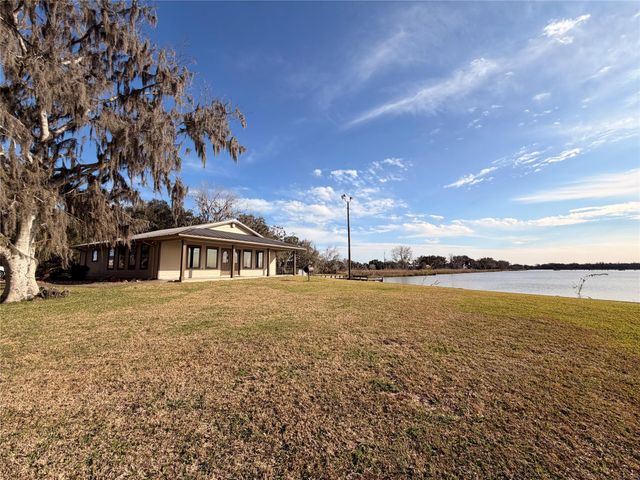 1031 Winchester Trail, Angleton, TX 77515