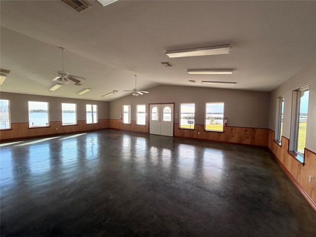 1031 Winchester Trail, Angleton, TX 77515