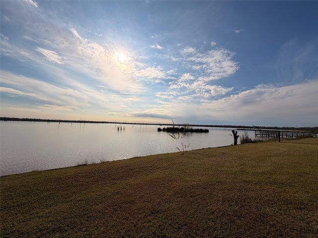 1031 Winchester Trail, Angleton, TX 77515