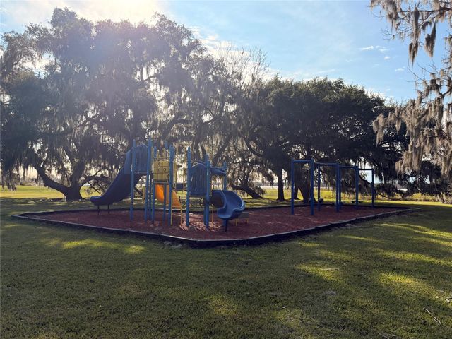 1031 Winchester Trail, Angleton, TX 77515