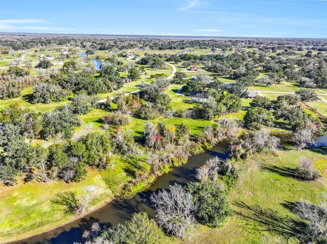 1031 Winchester Trail, Angleton, TX 77515