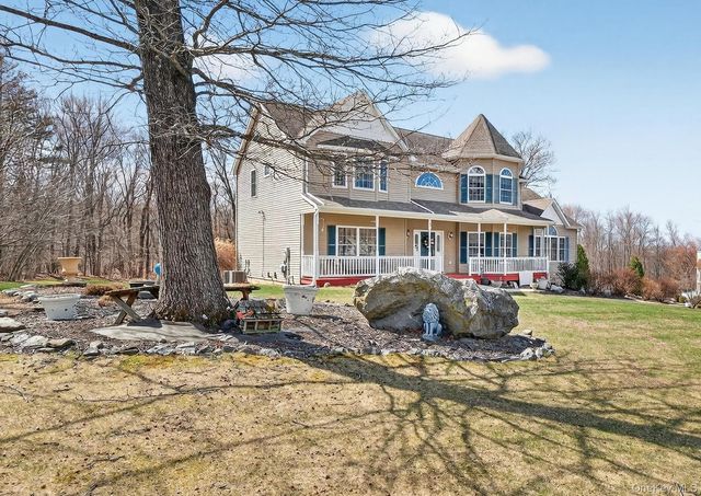 5 Autumn Ridge Way, Newburgh, NY 12550