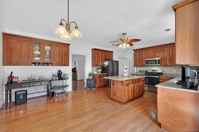 5 Autumn Ridge Way, Newburgh, NY 12550