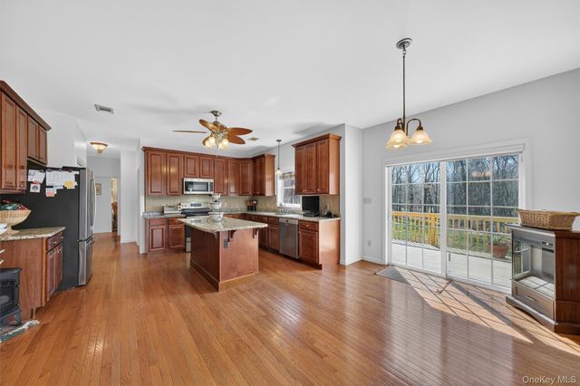 5 Autumn Ridge Way, Newburgh, NY 12550