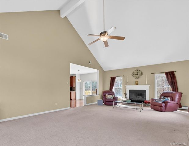 5 Autumn Ridge Way, Newburgh, NY 12550