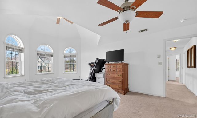 5 Autumn Ridge Way, Newburgh, NY 12550