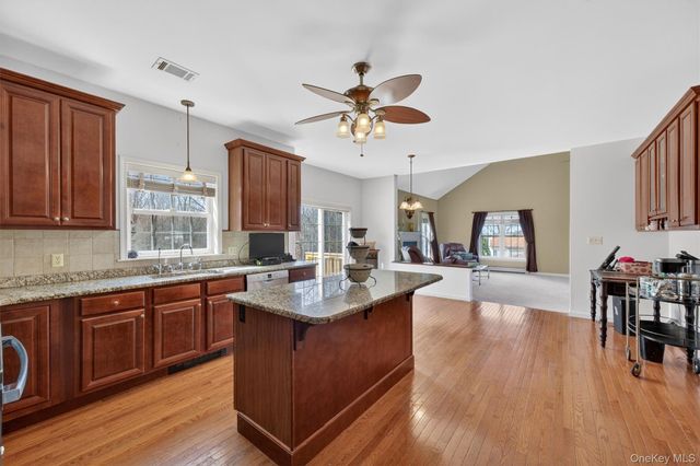 5 Autumn Ridge Way, Newburgh, NY 12550