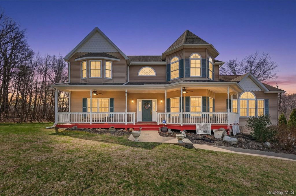 5 Autumn Ridge Way, Newburgh, NY 12550