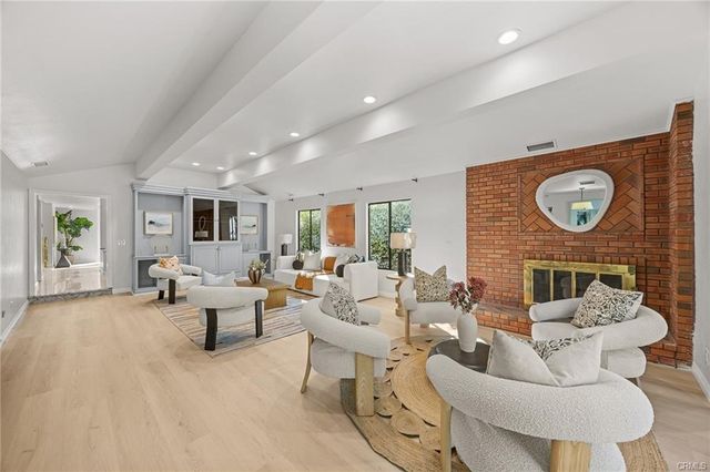 673 S Mentor Avenue, Pasadena, CA 91106