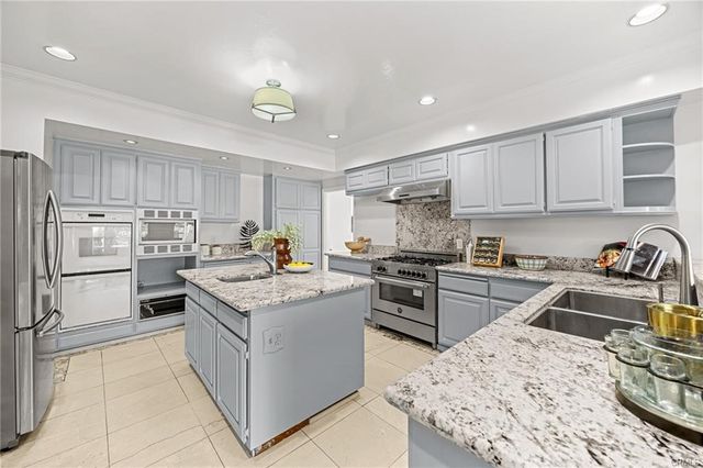 673 S Mentor Avenue, Pasadena, CA 91106