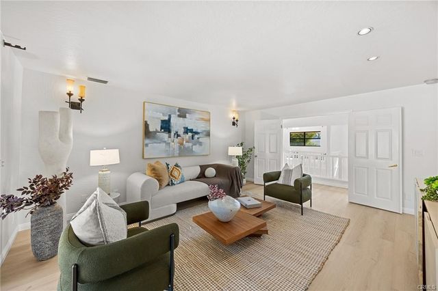 673 S Mentor Avenue, Pasadena, CA 91106