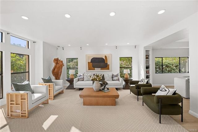 673 S Mentor Avenue, Pasadena, CA 91106