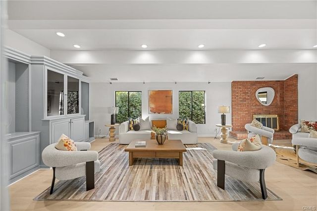 673 S Mentor Avenue, Pasadena, CA 91106