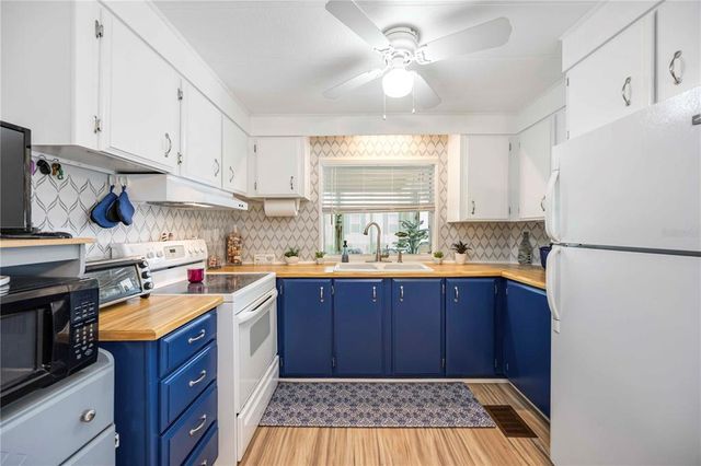 170 EDGEWOOD DRIVE, Osprey, FL 34229