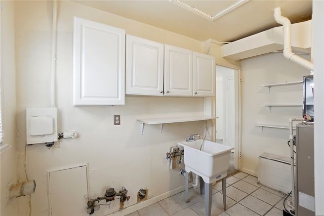 1215 Philadelphia Drive, Dayton, OH 45406