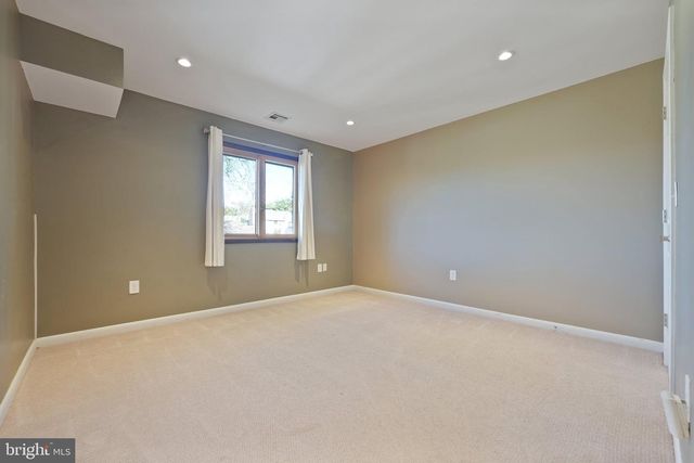 1608 RAVENS CREST DR, Plainsboro, NJ 08536