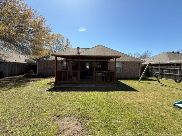 809 Martin Street, Bonham, TX 75418